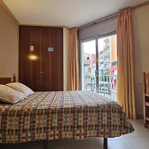 https://hostal-los-manos.catalonia-hotels.com